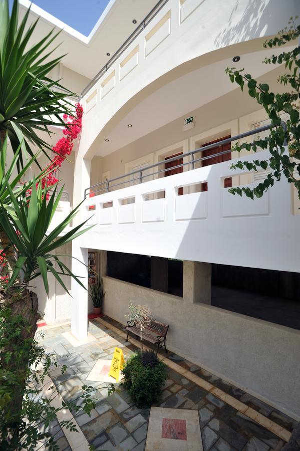 Merabello Apartments Agia Marina Exterior foto