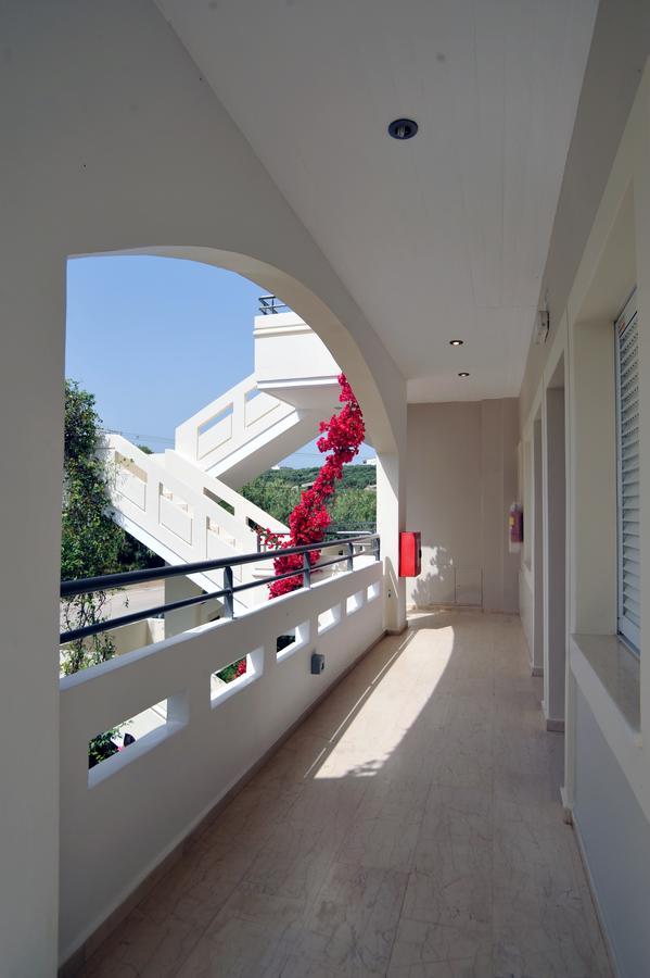 Merabello Apartments Agia Marina Exterior foto